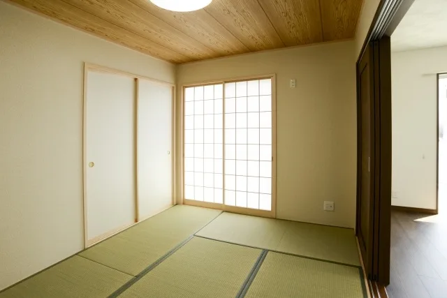 畳にベッドを置くと凹む？100均グッズで簡単にできる凹み防止対策完全ガイド